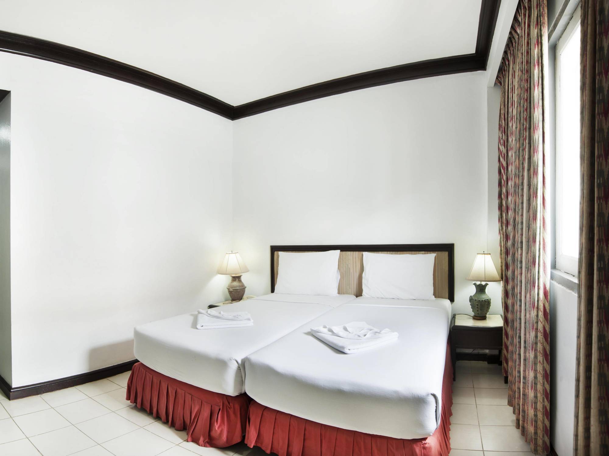 Rattana Mansion Hotel Phuket Exterior photo