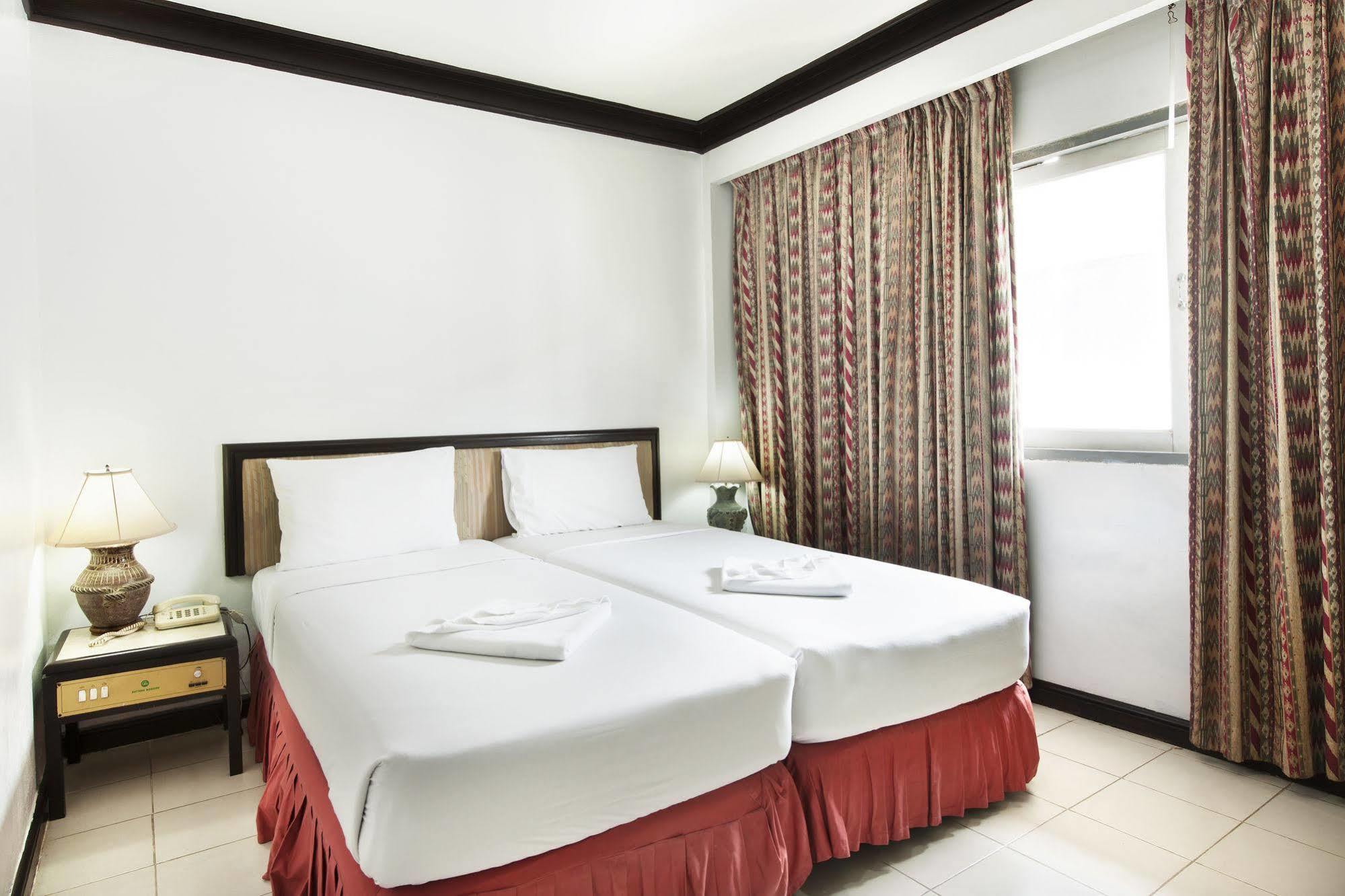 Rattana Mansion Hotel Phuket Exterior photo